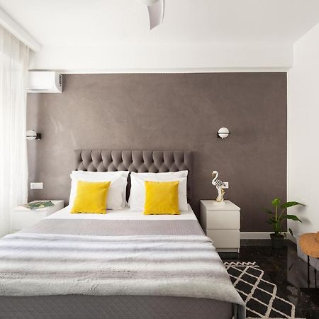 Seaside Apartment By Flisvos Marina Atenas Exterior foto