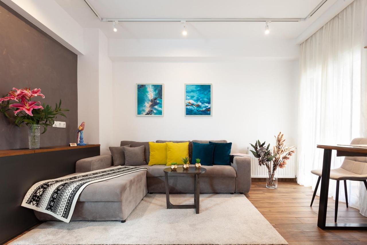 Seaside Apartment By Flisvos Marina Atenas Exterior foto